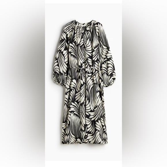 h&m cream and black dress | Dresses | Hm Patterned Size:Regular, 150cm vanilla ABOUT | The Blu Shirt dress and gathered side seams